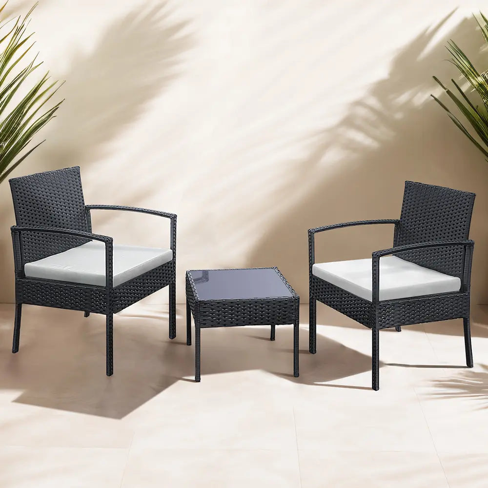Laguna dining set with a wooden table and comfortable chairs in a garden